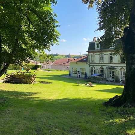 Le Chateau De Monthureux Le Sec エクステリア 写真
