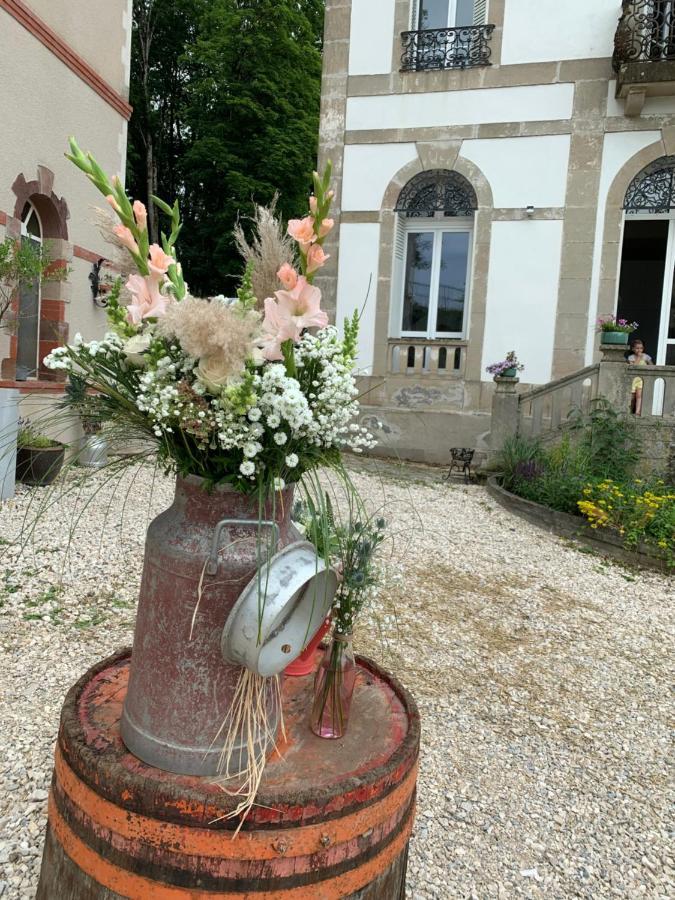 Le Chateau De Monthureux Le Sec エクステリア 写真