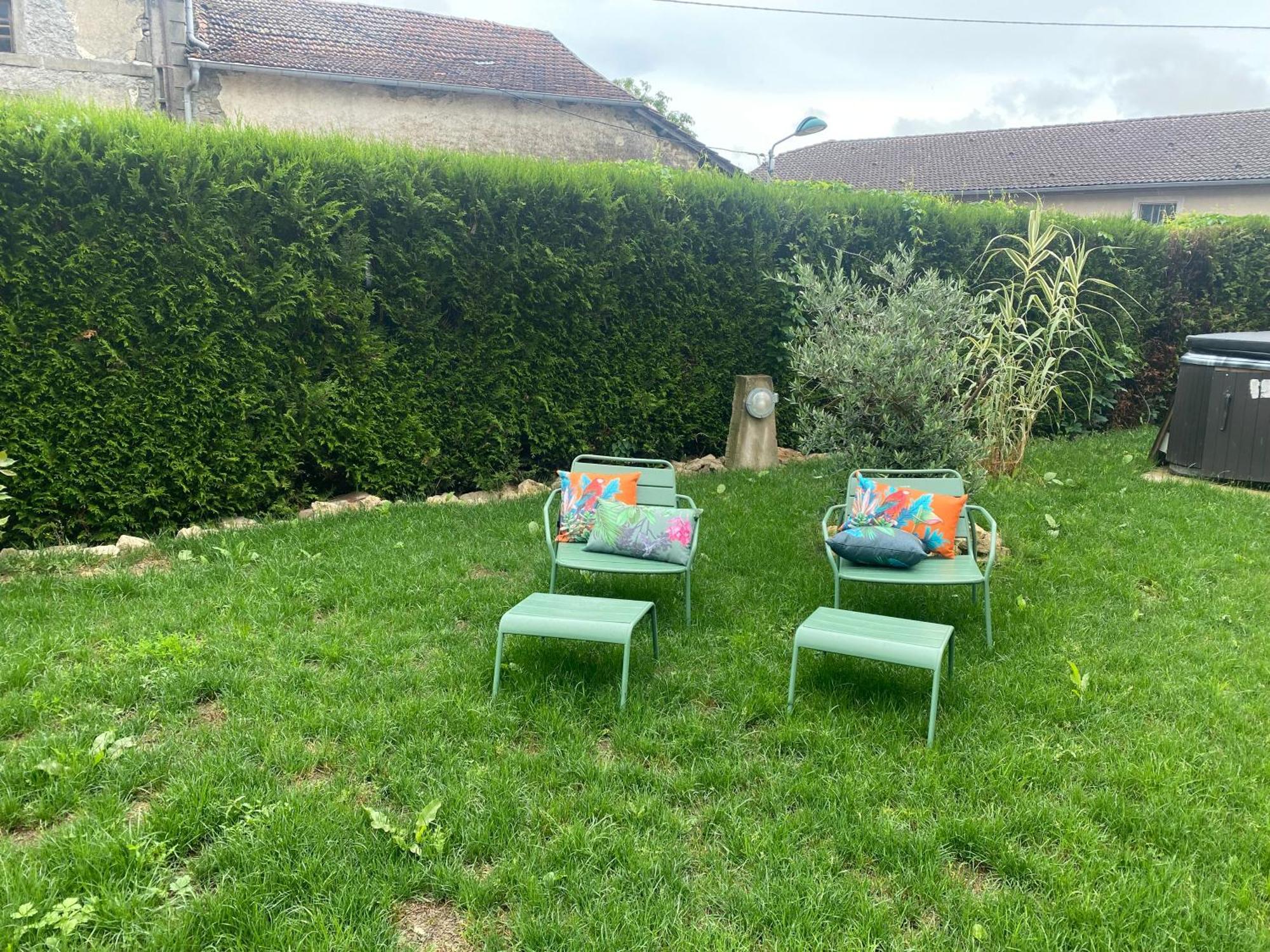 Le Chateau De Monthureux Le Sec エクステリア 写真
